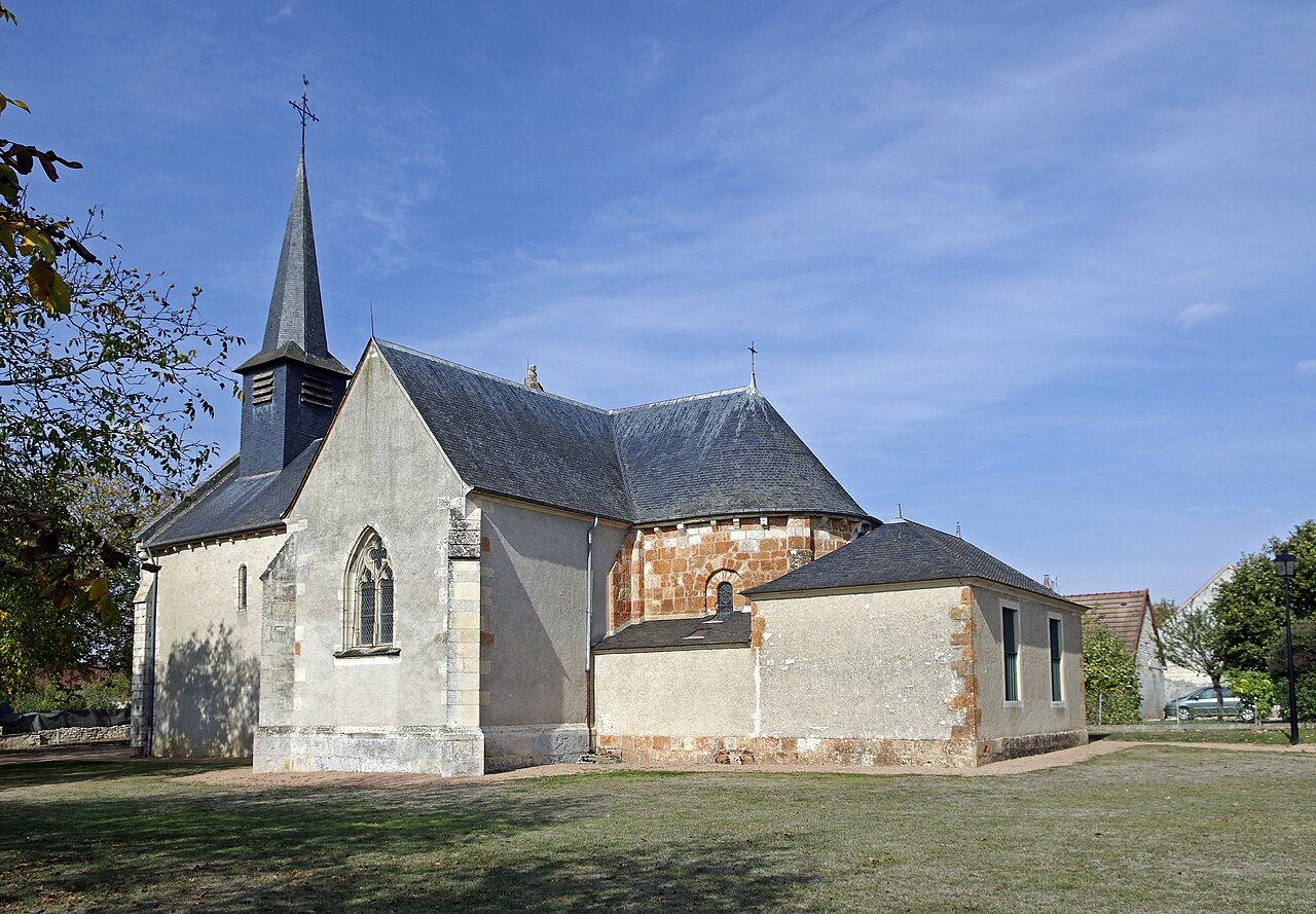 église romane village France clocher